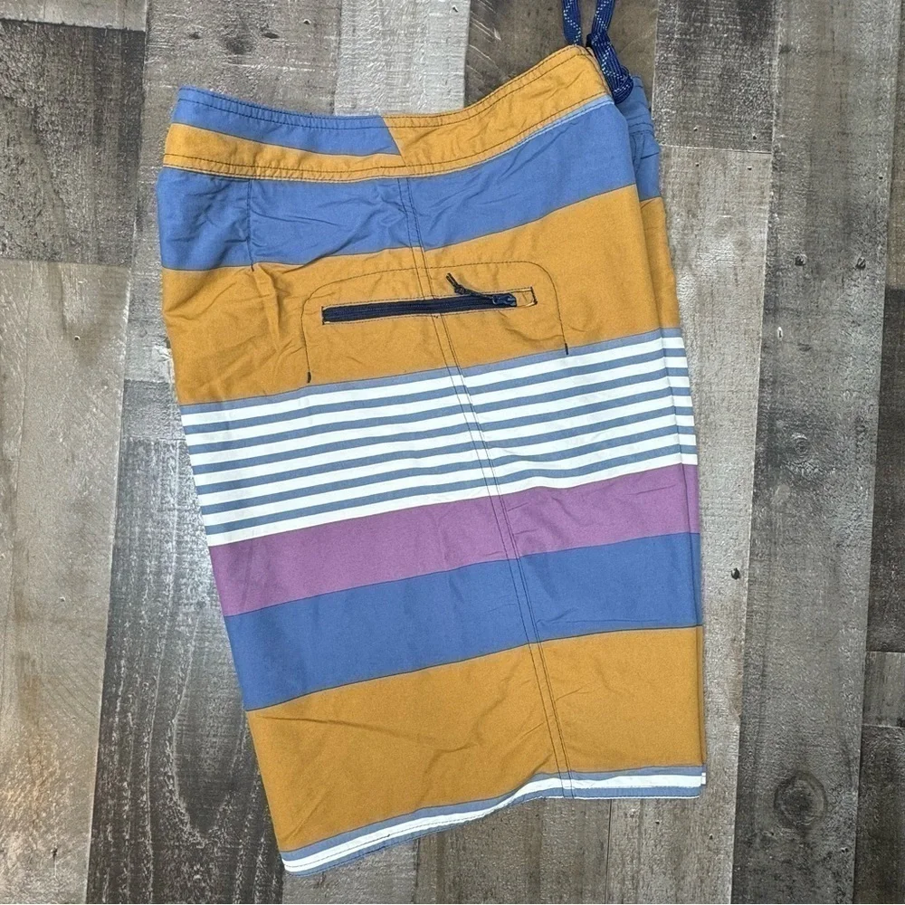 Patagonia Wavefarer Engineered Board Short size 32